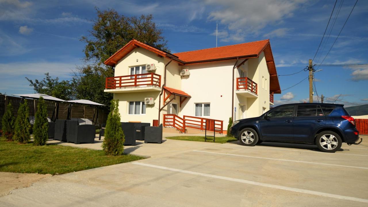 Pensiunea Hera Haţeg Exterior foto